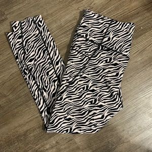 Victoria’s Secret Zebra Print 7/8 Leggings